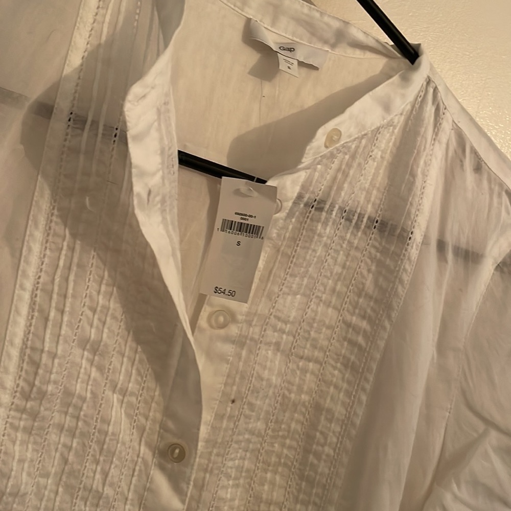 GAP White Button-Up Blouse - Picture 2 of 2